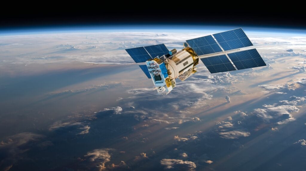 Forget rockets — SpaceX takes $20 billion telecom giant public