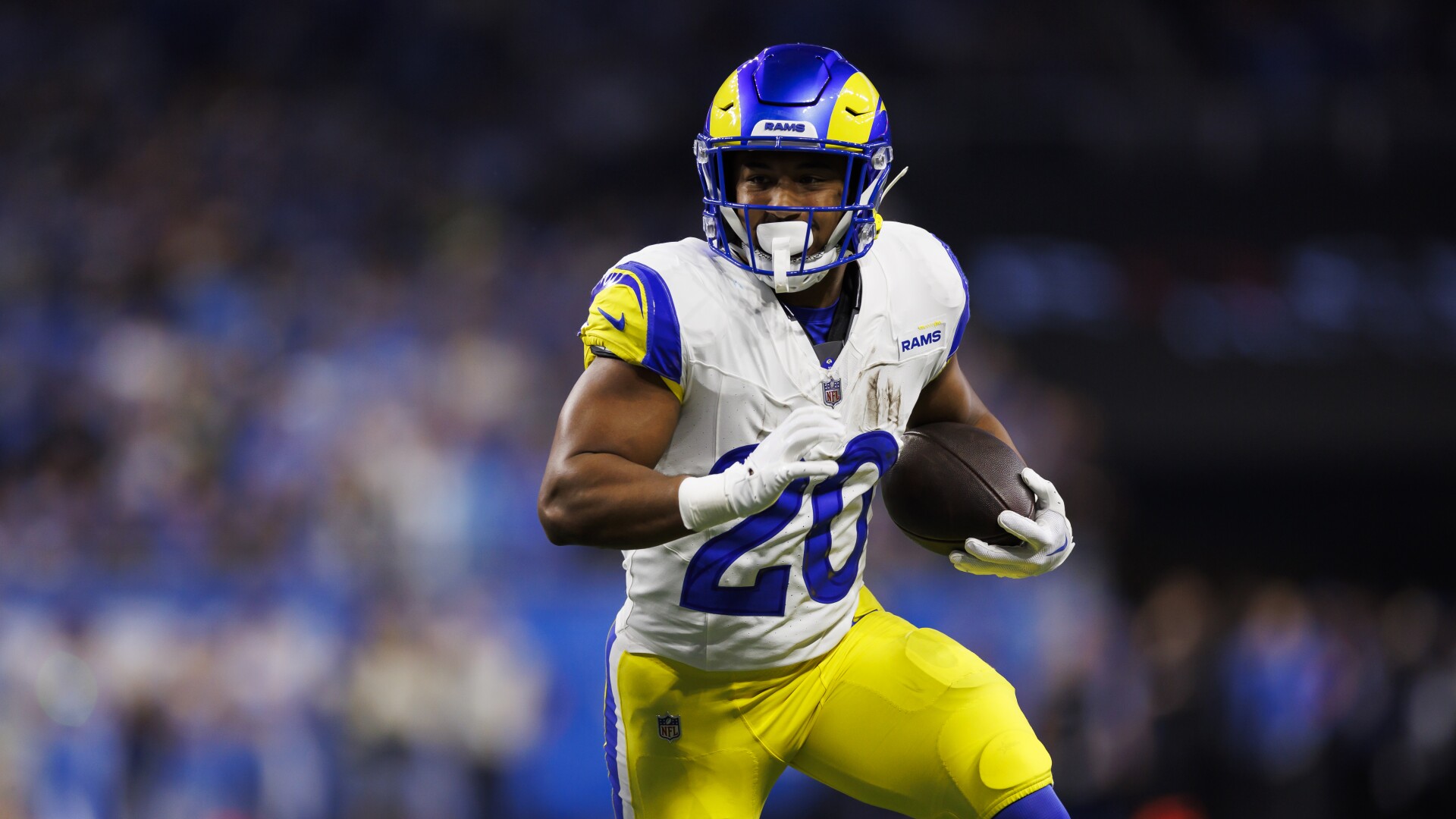 Rams re-sign RB Ronnie Rivers