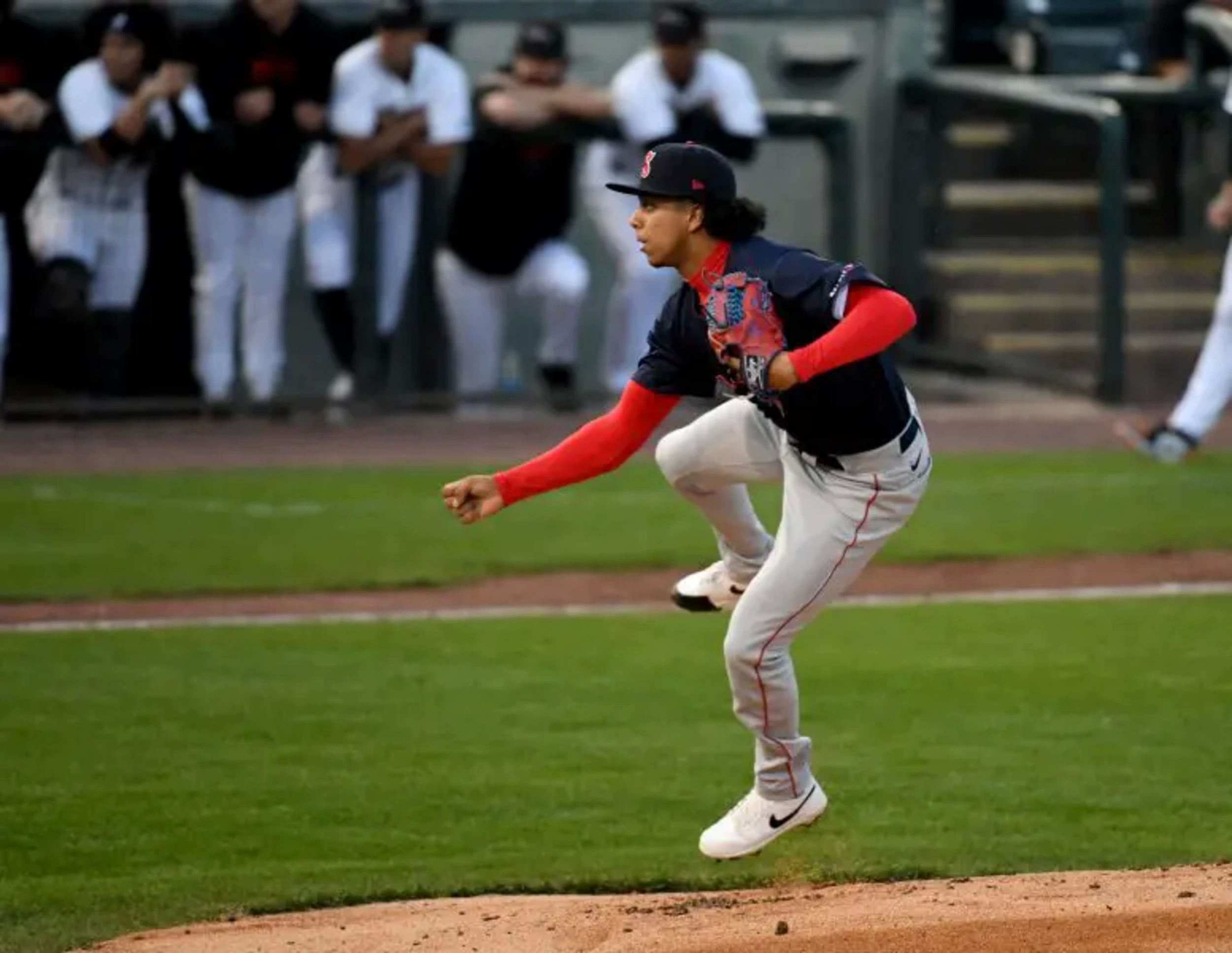 Chicago White Sox make bold roster decision on prospect