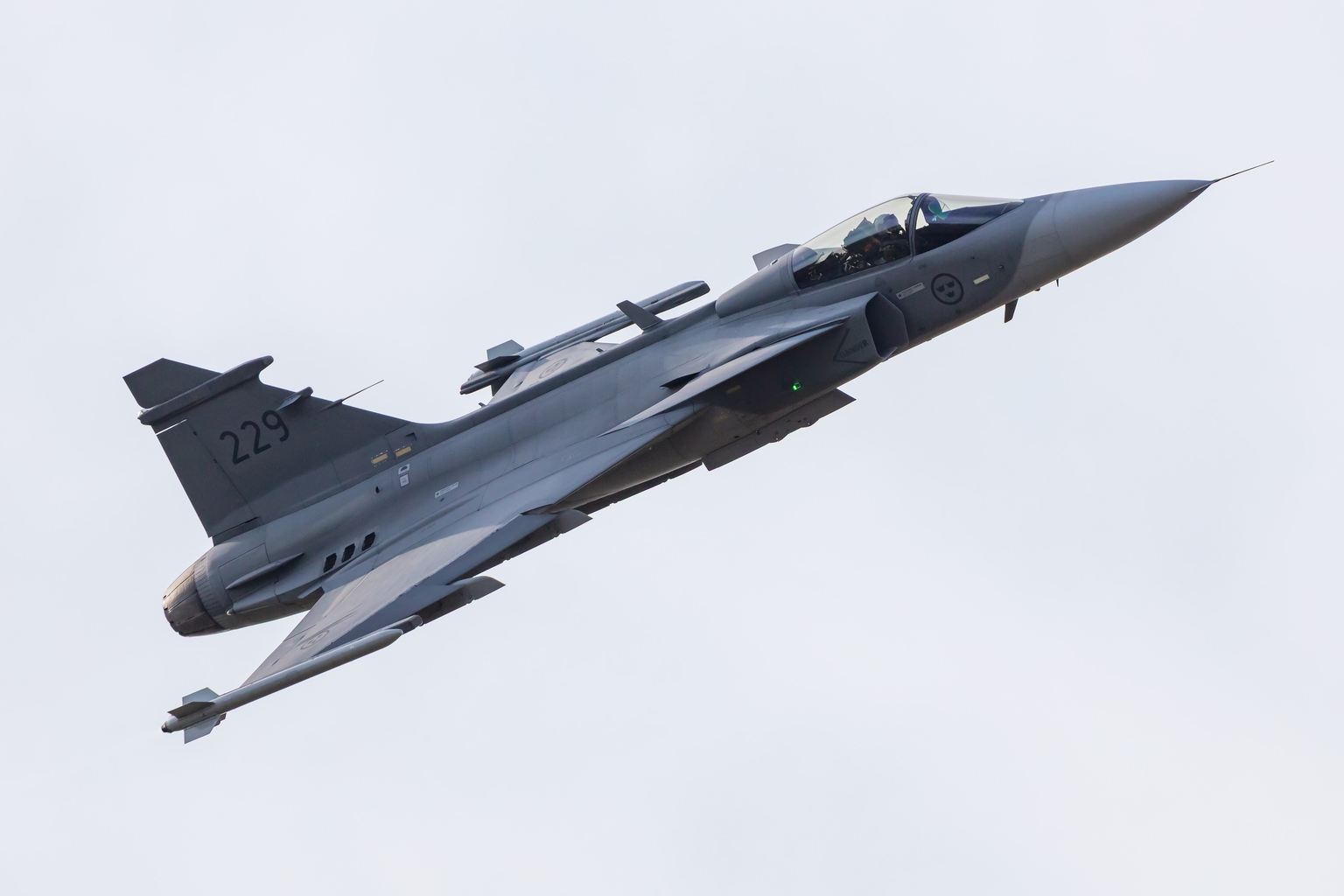 Brazil unveils first domestically produced supersonic fighter jet