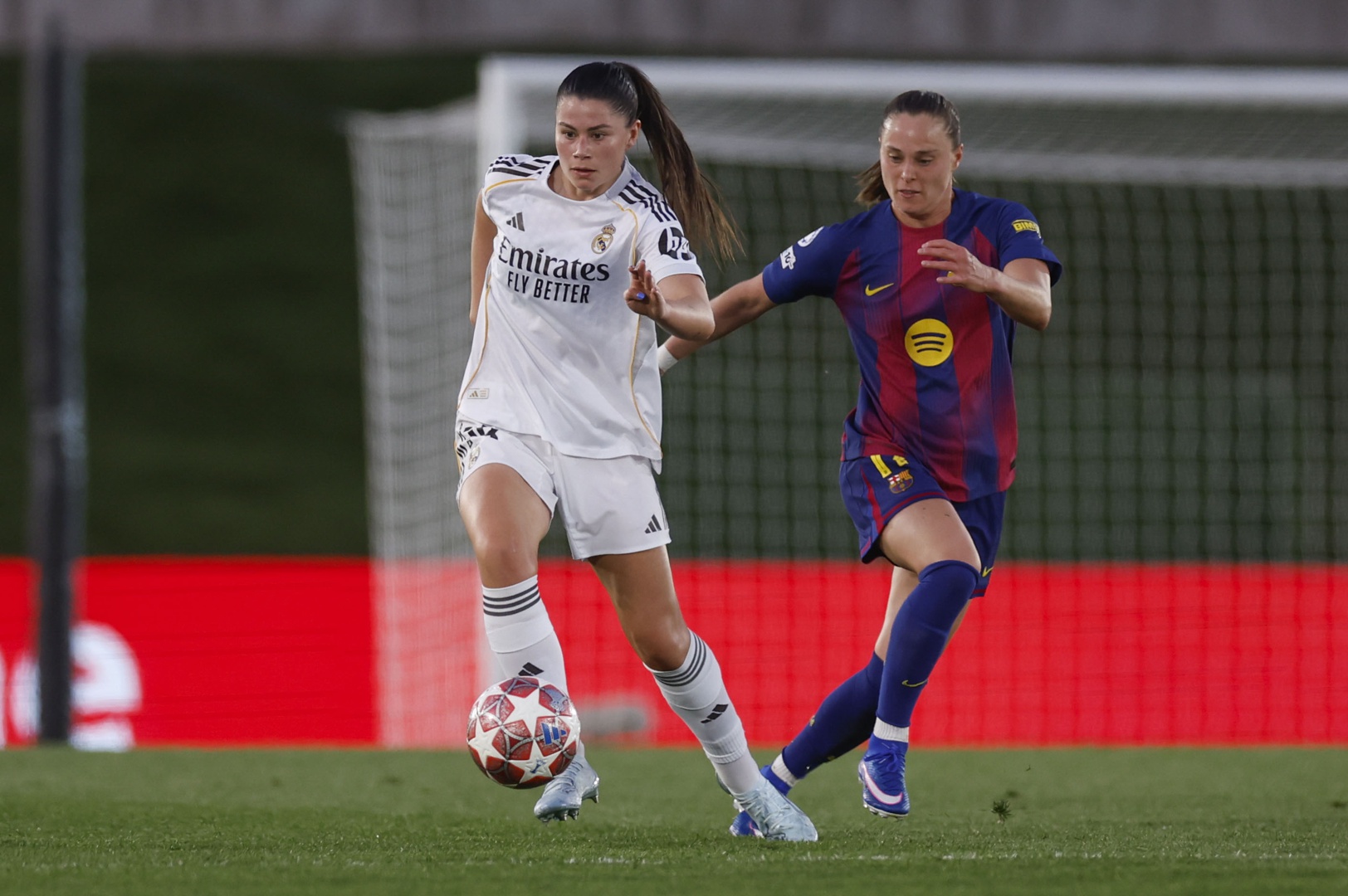 2-6. El Barça no tiene piedad y pone pie y medio en semifinales de la ...