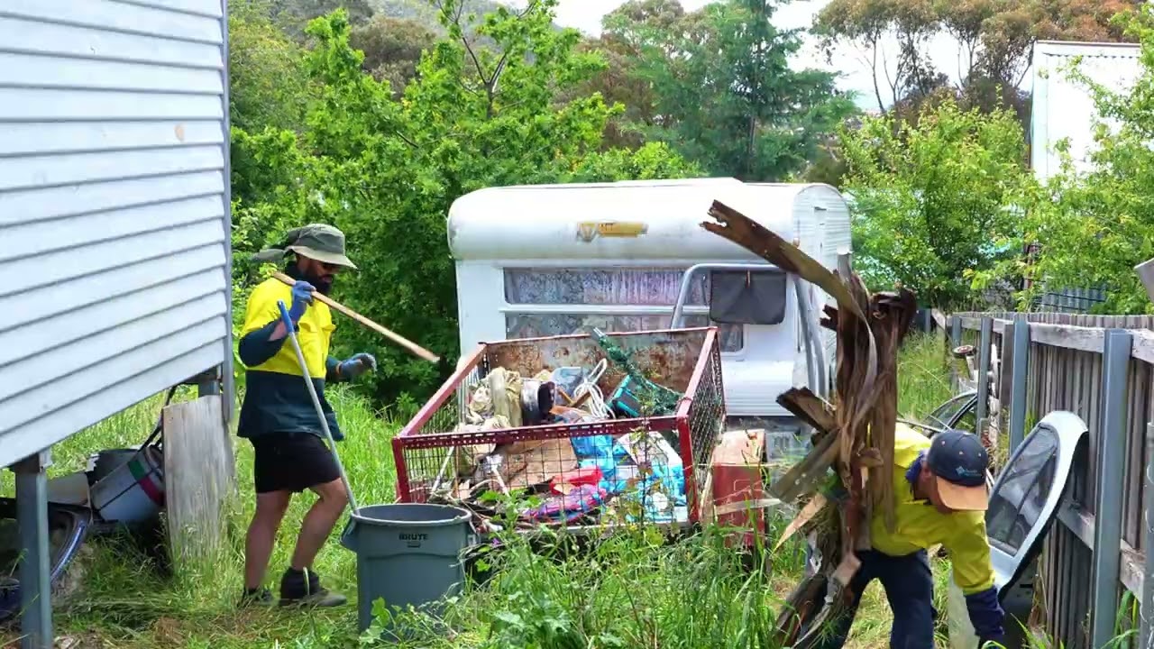 Massive yard clear out | Junk removal crew in action!