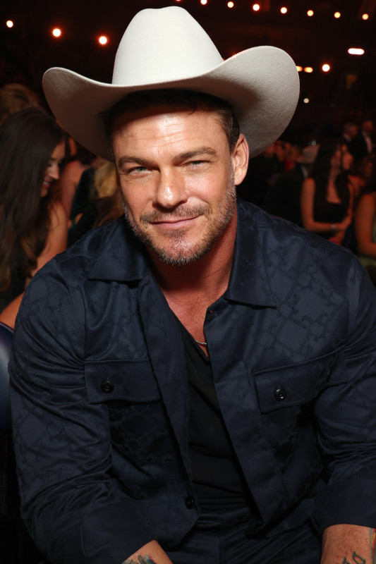 Alan Ritchson gives cheerful ‘Reacher’ season 4 update amid controversy<br><br>