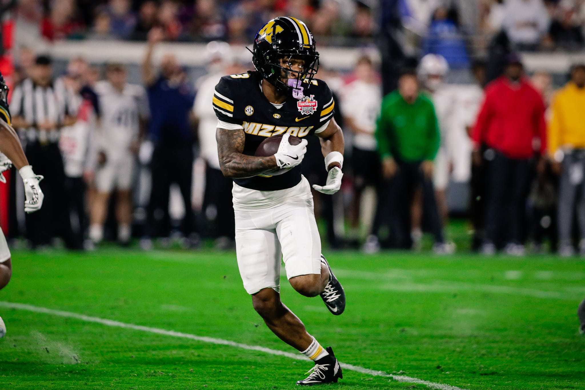 Late-round WR prospect compared to Rams legend