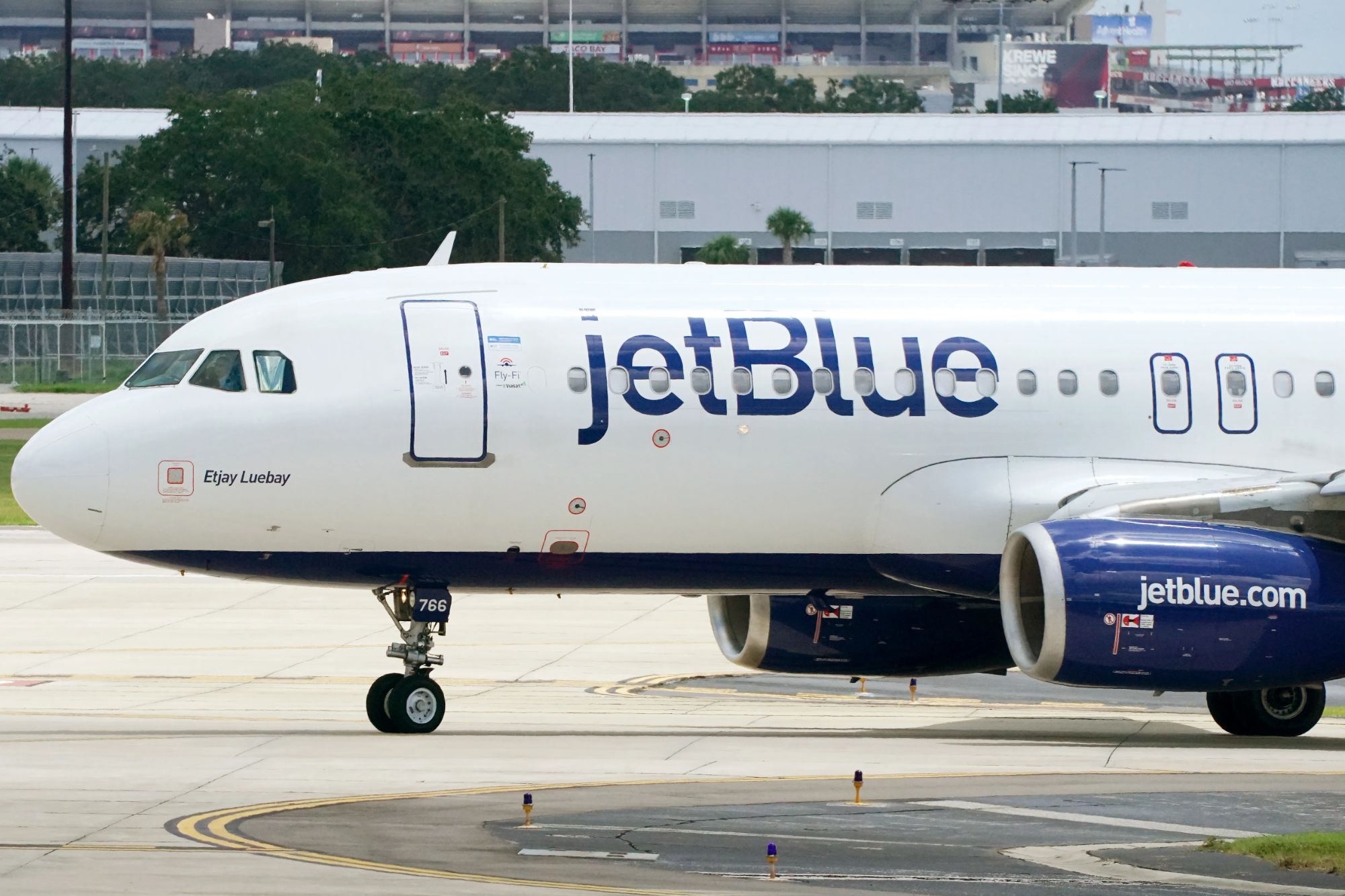 JetBlue shares jump 14% on report airline is exploring sale — 2 years ...
