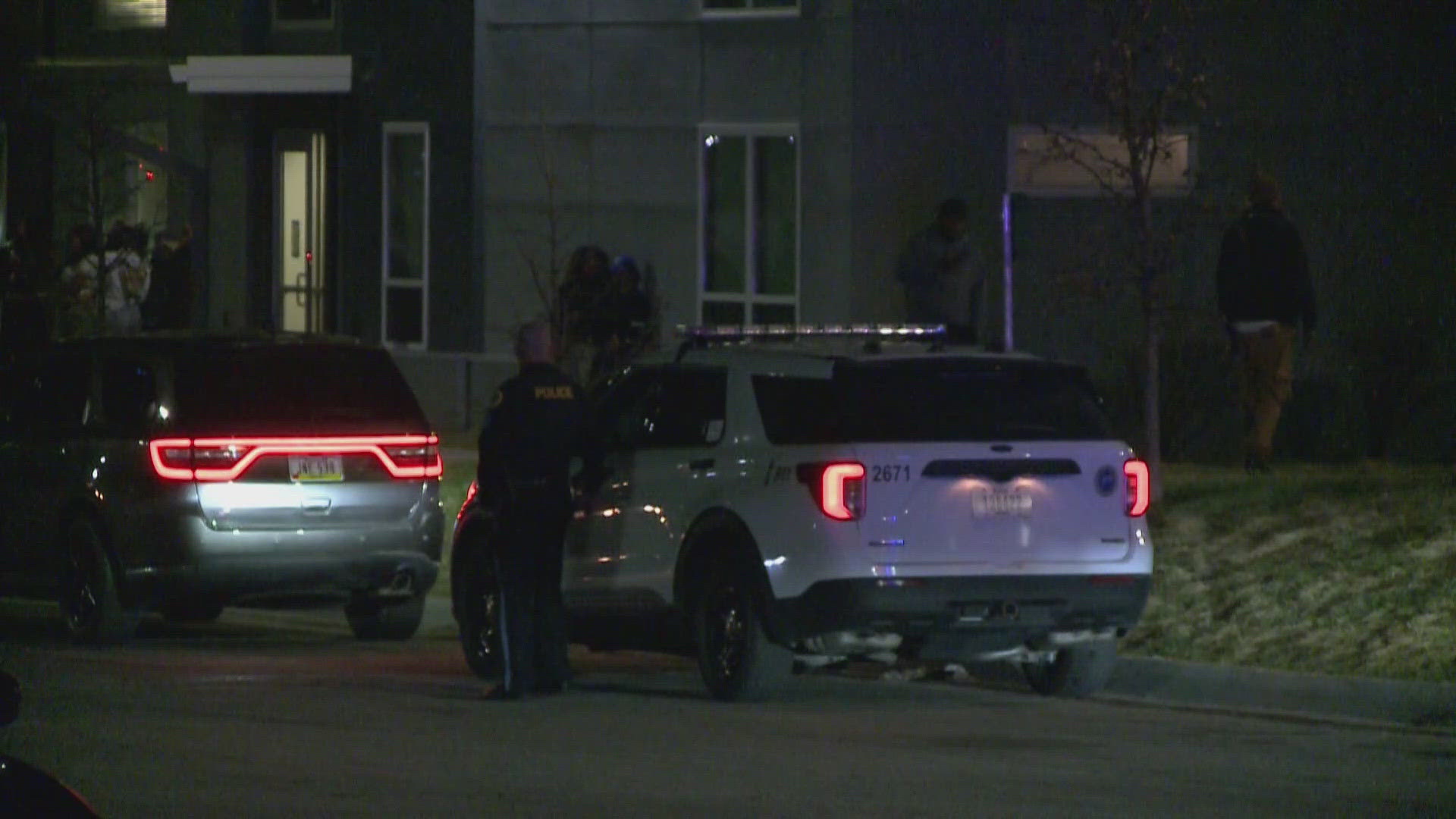 Iowa DCI and DMPD investigating after man with knife shot, killed ...