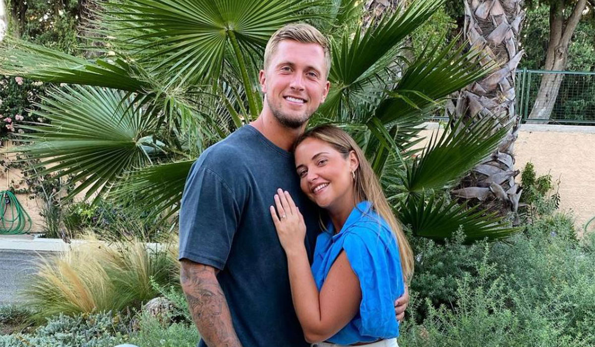 'She's finally had enough' Jacqueline Jossa 'calls time on marriage'(00)