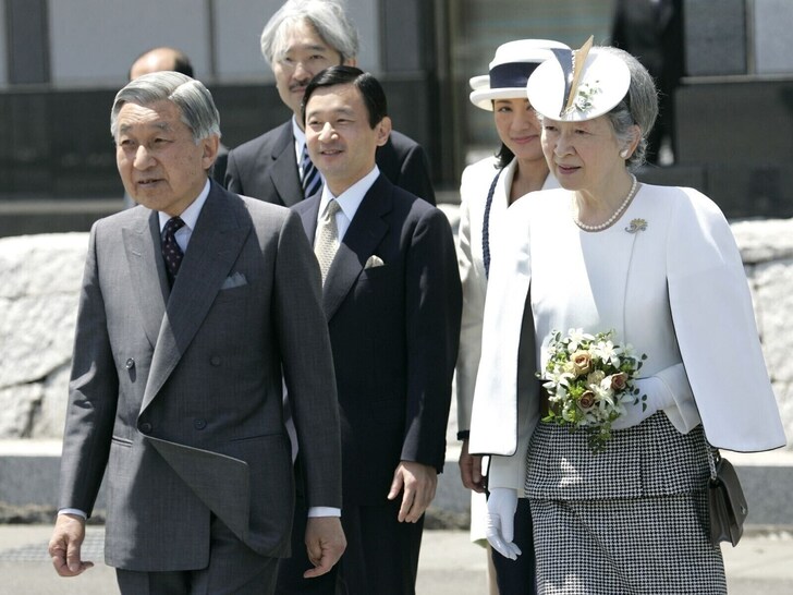 「私的訪問は一度もない」明仁天皇が放った棘（とげ）。令和の天皇が直面した公と私の葛藤