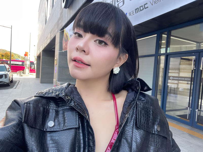 Chủ nhân ca khúc Việt đang gây sốt toàn cầu: Tôi chật vật làm MV 40 triệu đồng