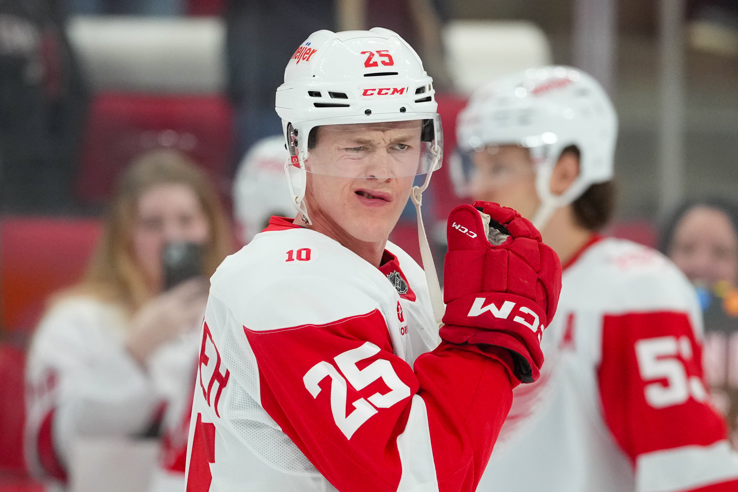 Red Wings extend Jacob Bernard-Docker