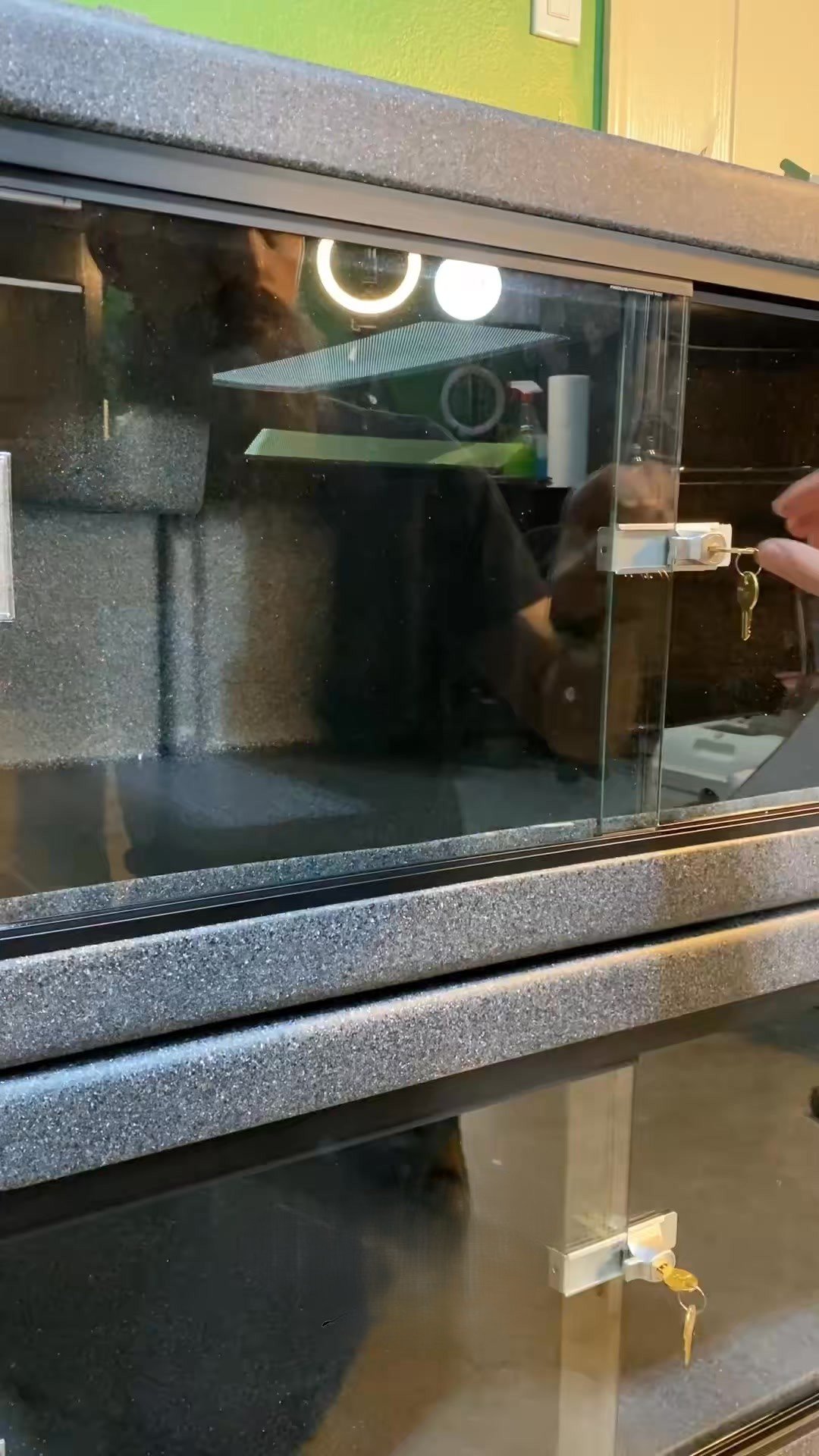 Preparing coconut husk substrate