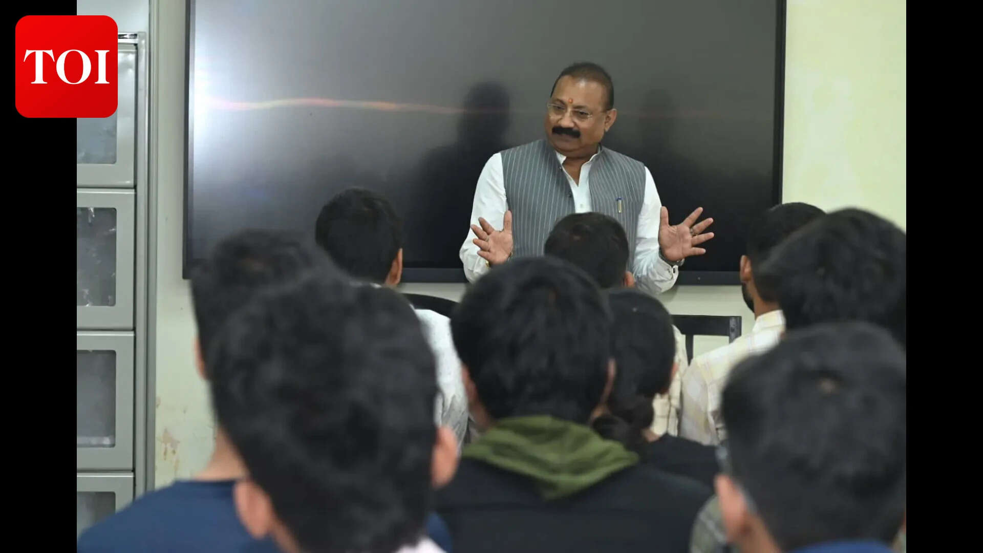 ‘VIP teaching’ moments at A N College as minister takes class