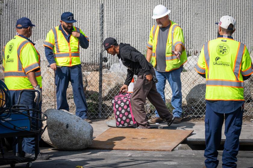 LA tries to close off manhole where people live, nearly sealing someone inside<br>