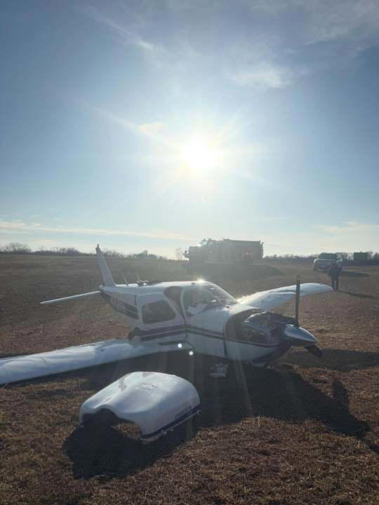 2 injured after plane crashes on Block Island