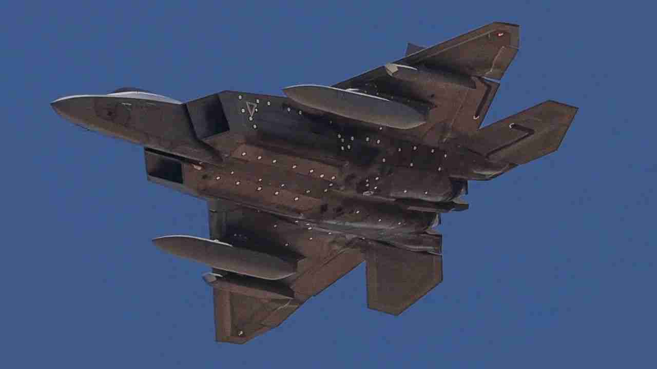 F-22 Raptor 2.0 og nytt atommissil gjør fremskritt i testing i USA