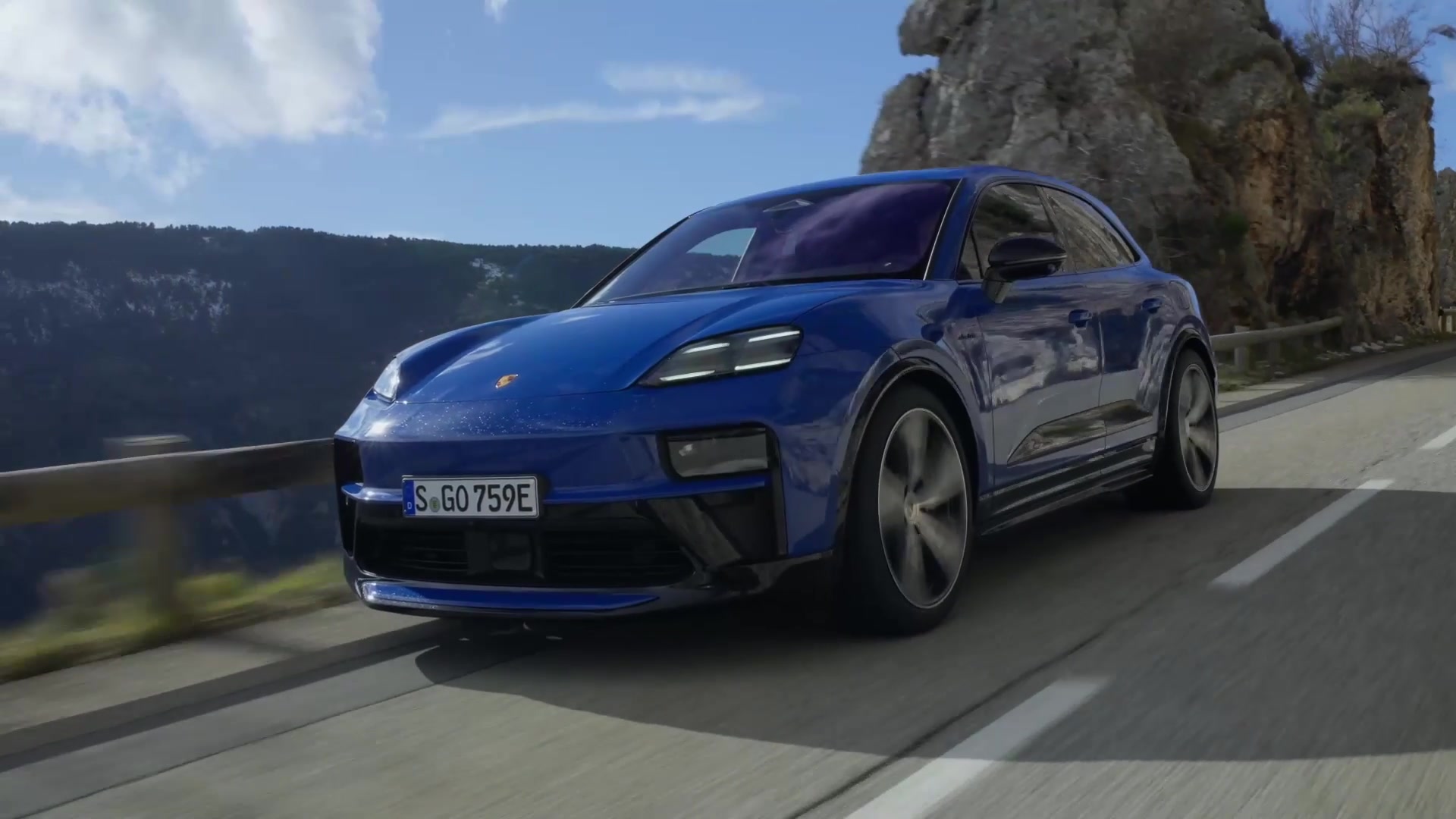 The new Porsche Macan GTS in Lugano Blue