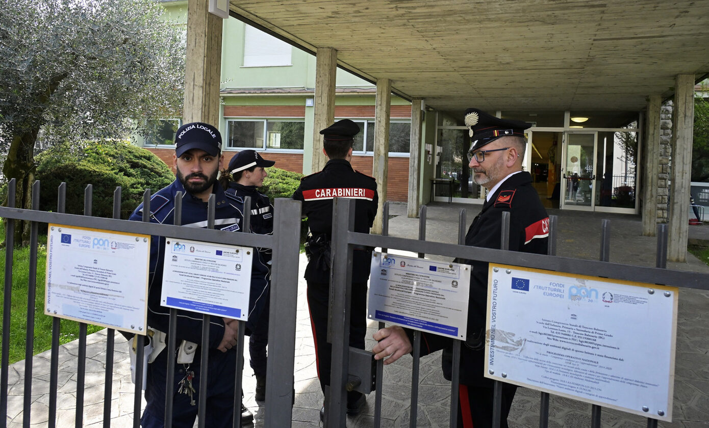 bergamo-13enne-accoltella-una-professoressa-in-diretta-telegram-la