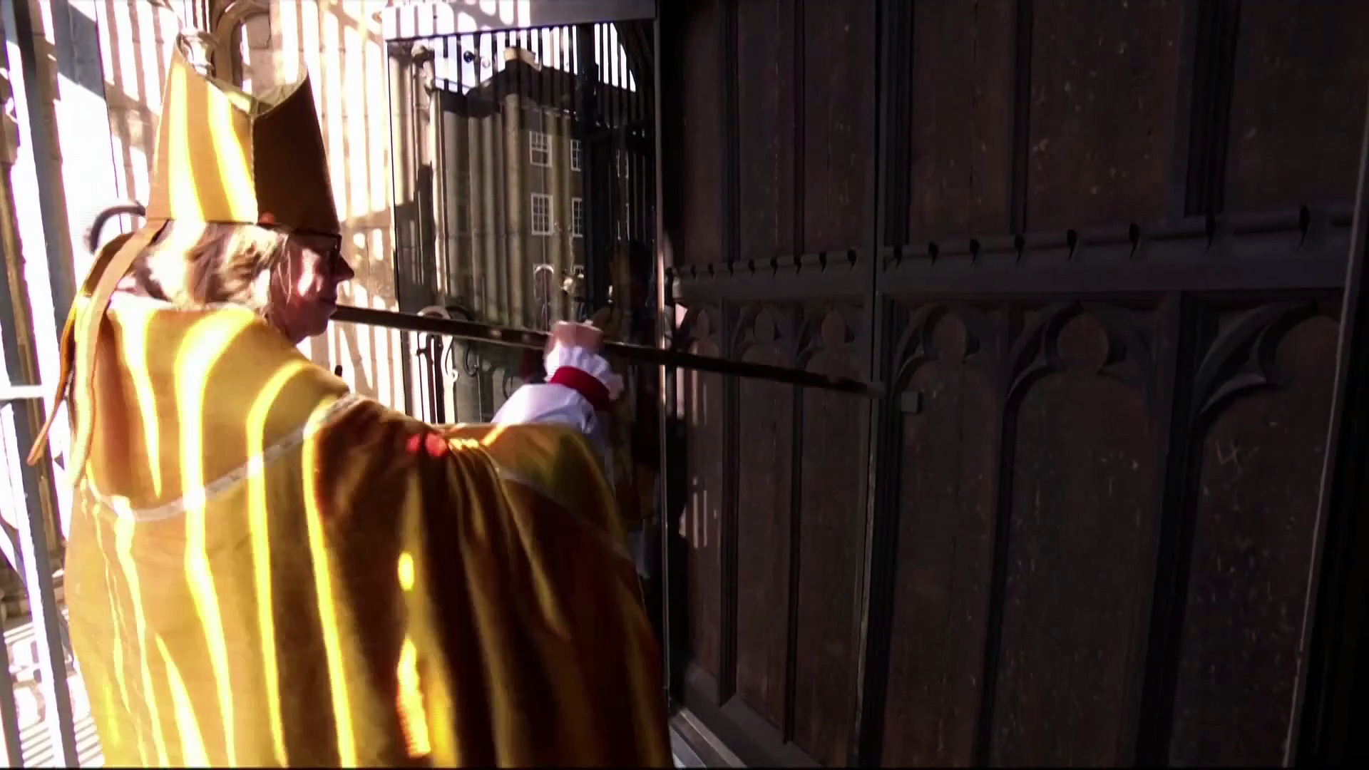 Watch: Sarah Mullally becomes first woman to lead the Church of England<br>