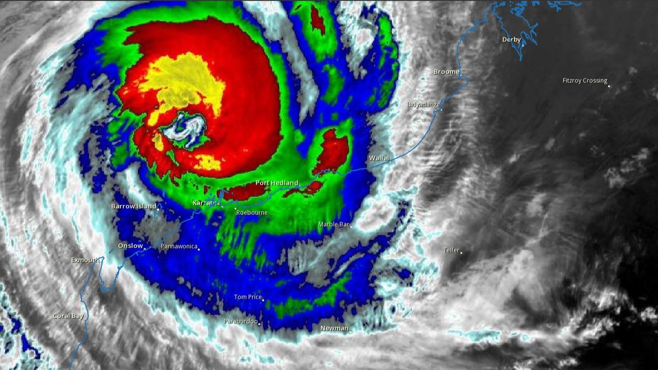 Cyclone growth stirs up category 5 fears