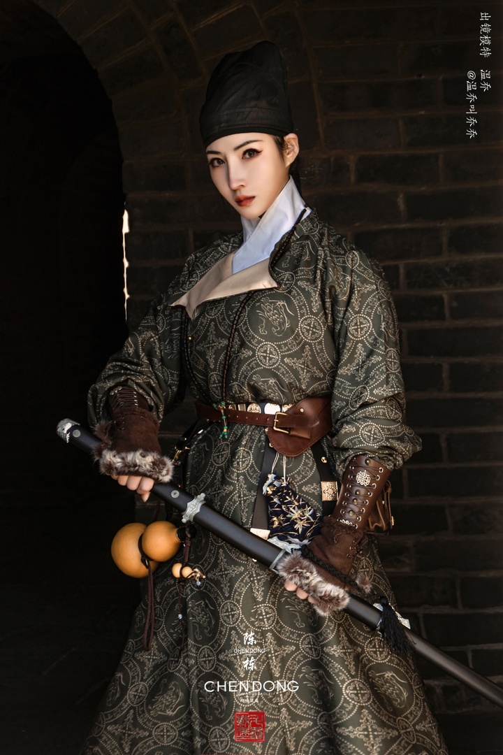 当唐刀遇上汉服：她不是女侠，是古代职场女精英!