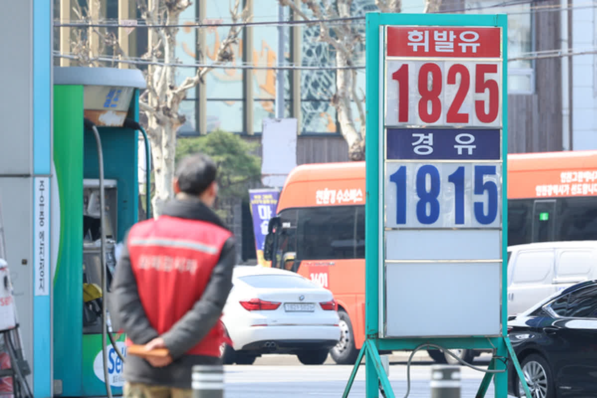 산업통상부, 국제 유가 상승 반영 2차 석유 최고가격제 발표, 화재참사 대전 안전공업 대표이사 참사 발생 일주일 만에 공식 사과, OECD의 한국 경제 성장률 하향 조정