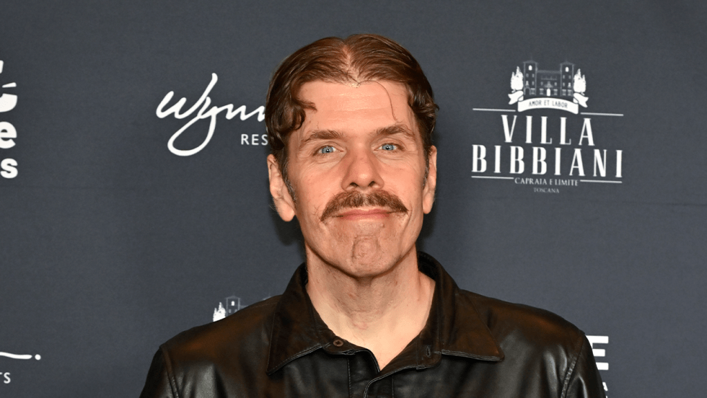 Perez Hilton says he saw God after being hospitalized for 3 weeks<br>