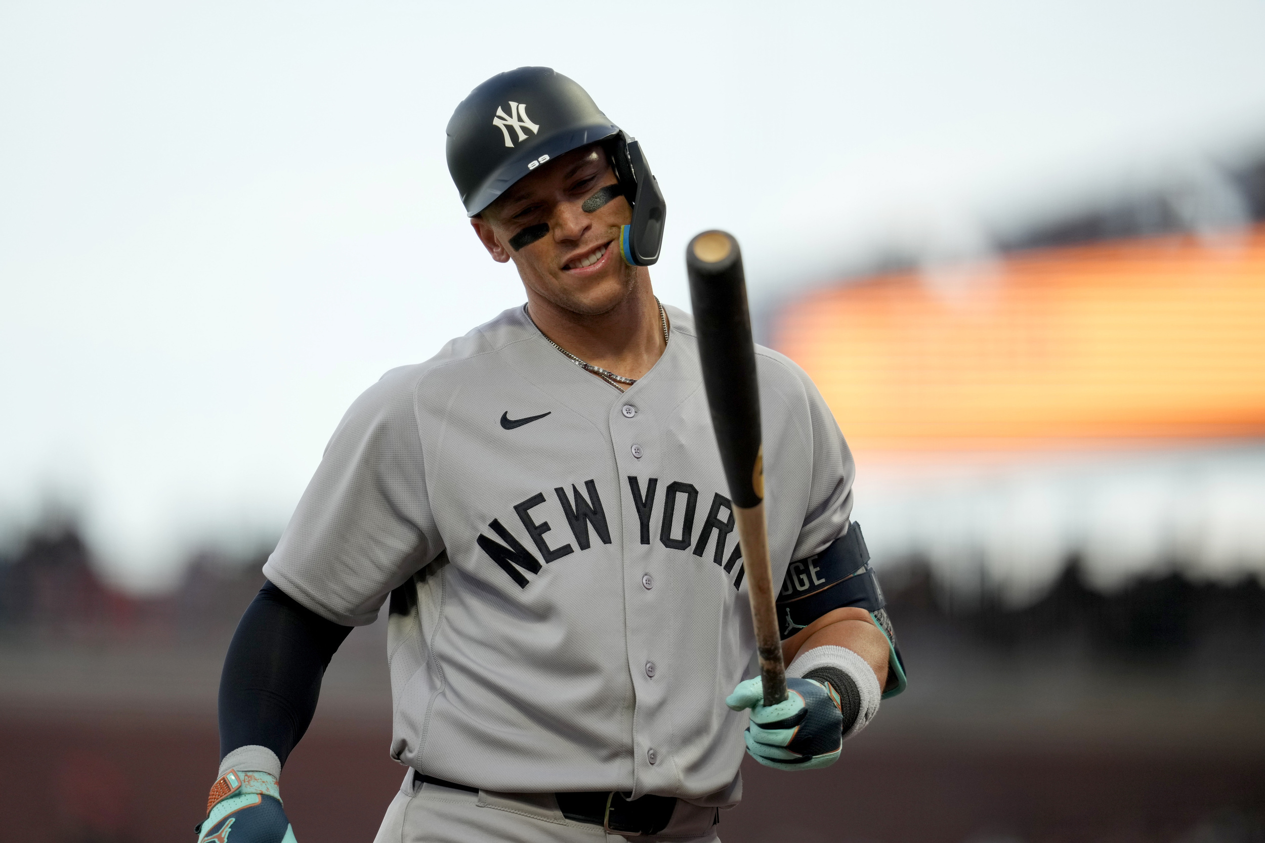 Aaron Judge bombed in 2026 debut, but a silver lining remains for Yankees in win over Giants<br><br>