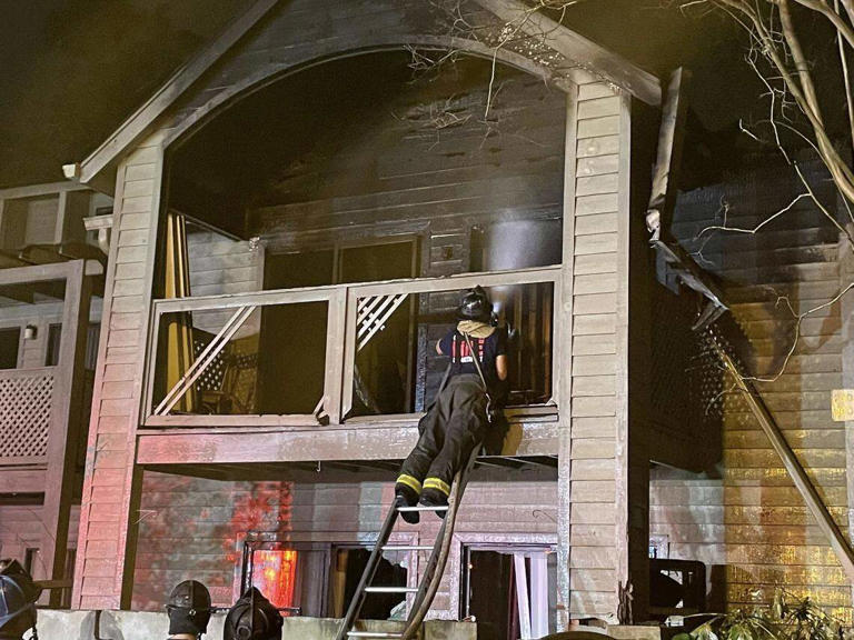 Fire went through roof in blaze that damaged apartment complex, SC ...