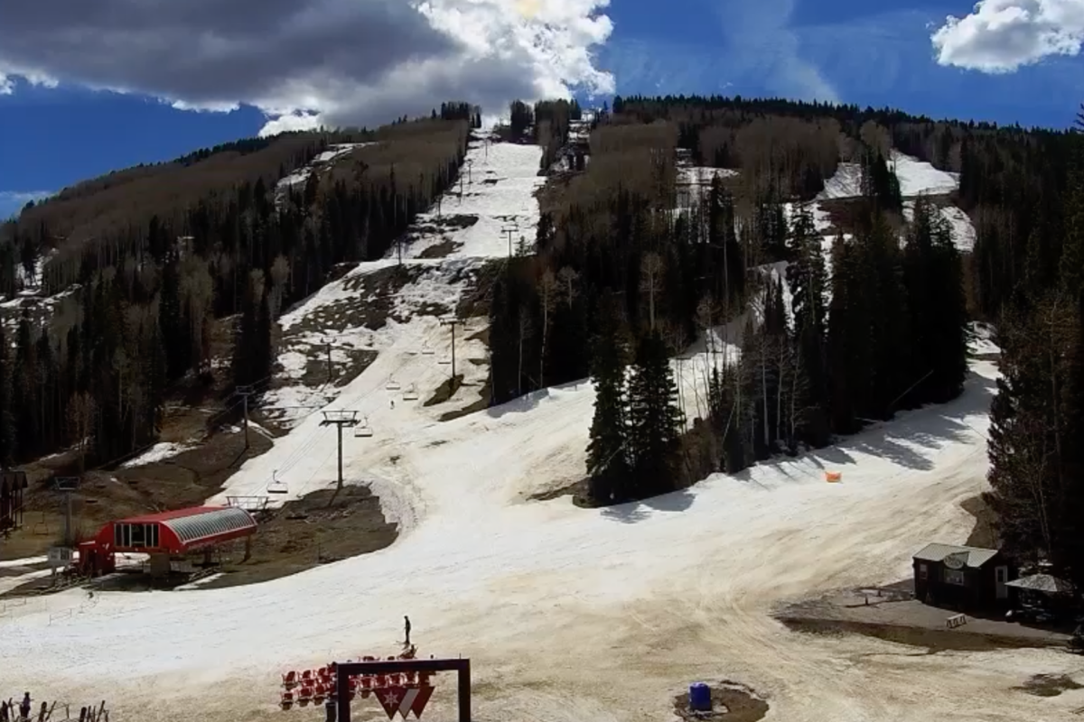 March heat forces another Colorado ski resort to close early