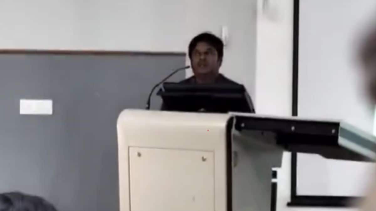 Viral video: Professor’s love confession in class leaves students ...