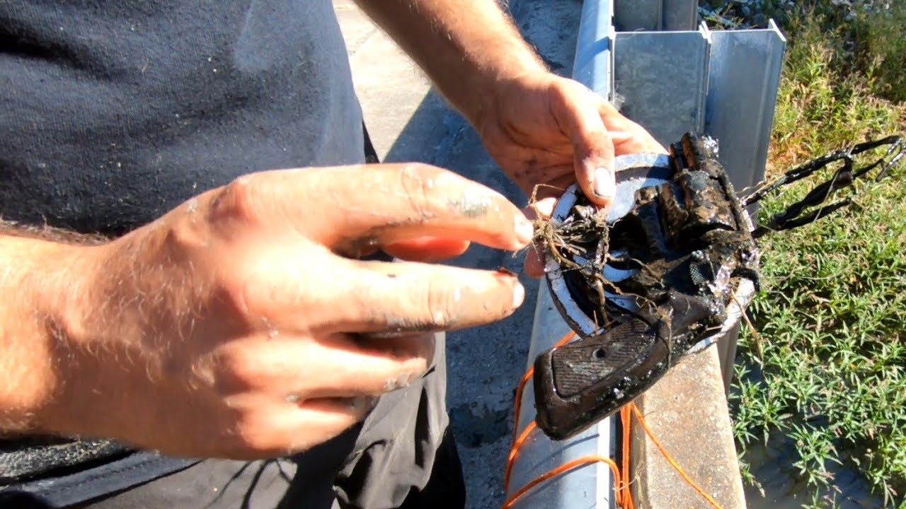 This changes everything - magnet fishing finds murder weapon