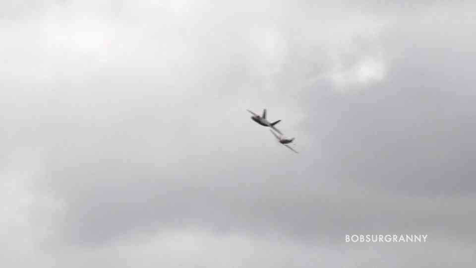 Watch this F-22 fly next to a P-51 Mustang - 