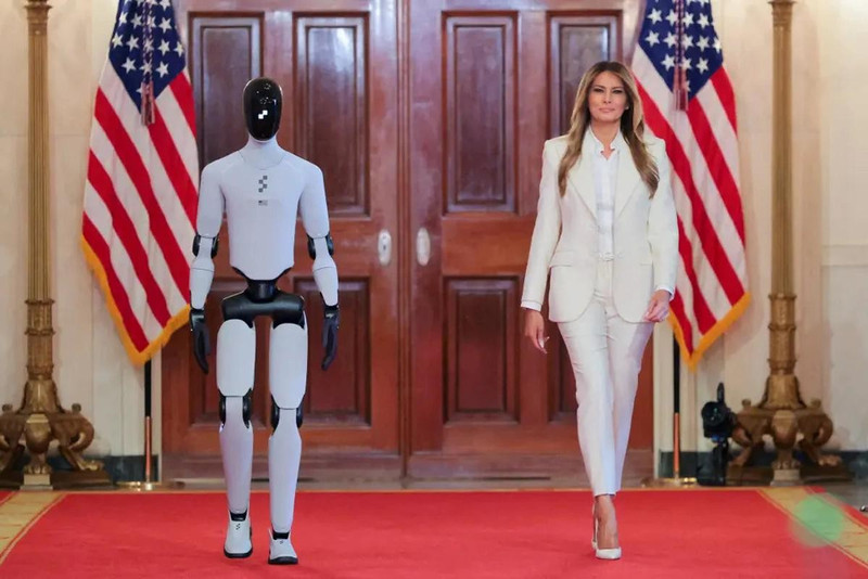 Bà Melania xuất hiện cùng robot hình người tại Nhà Trắng