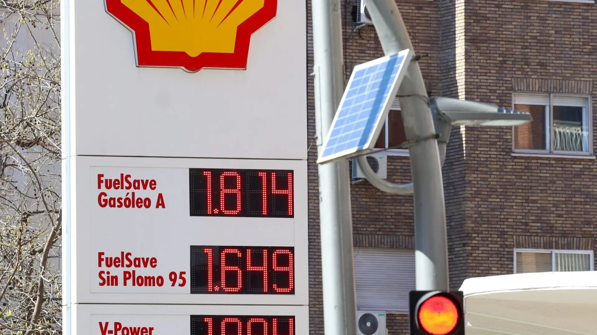 El precio del gas natural rebota más del 4 %, por encima de los 54 euros
