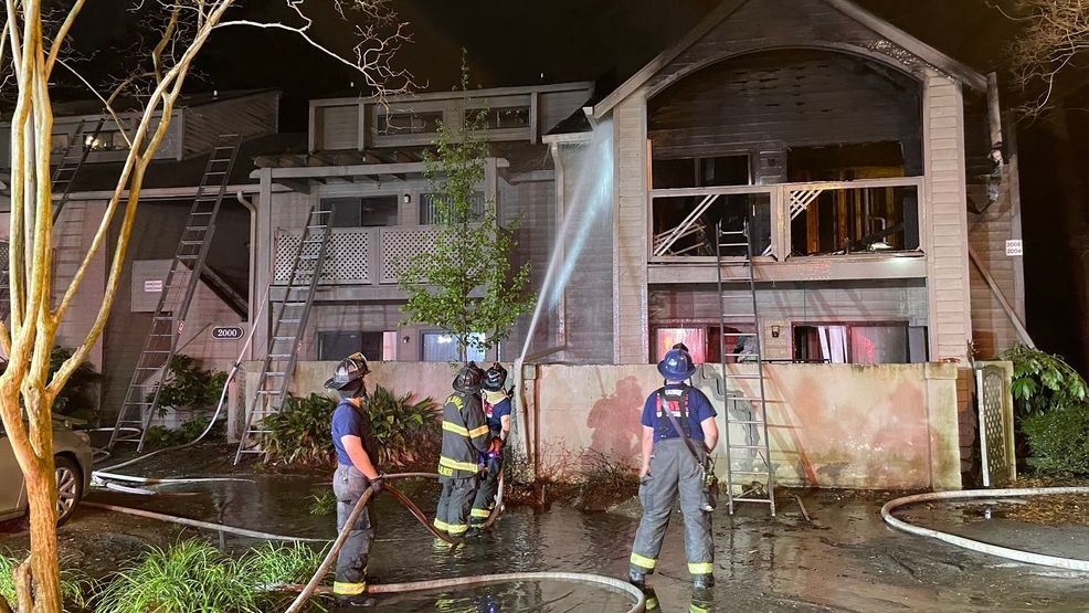 More than 40 firefighters battle 2-alarm blaze at Village Creek condos