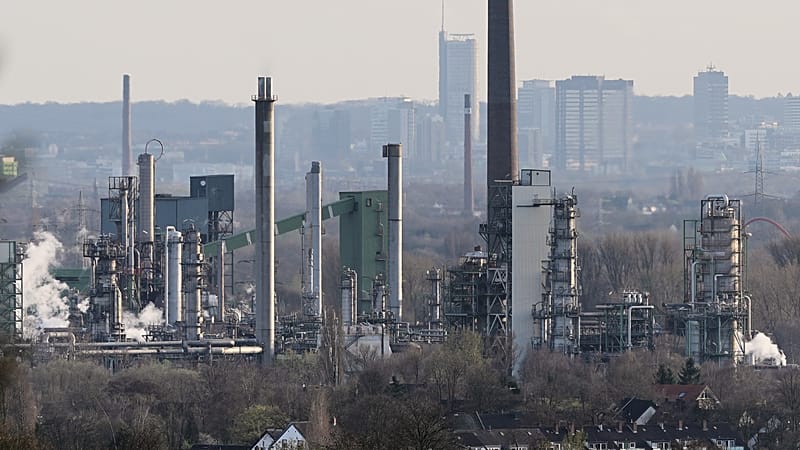OECD cuts eurozone growth forecast as energy prices surge