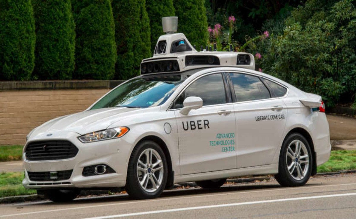 Uber y Waymo lideran la carrera de los robotaxis en un mercado de 40. ...