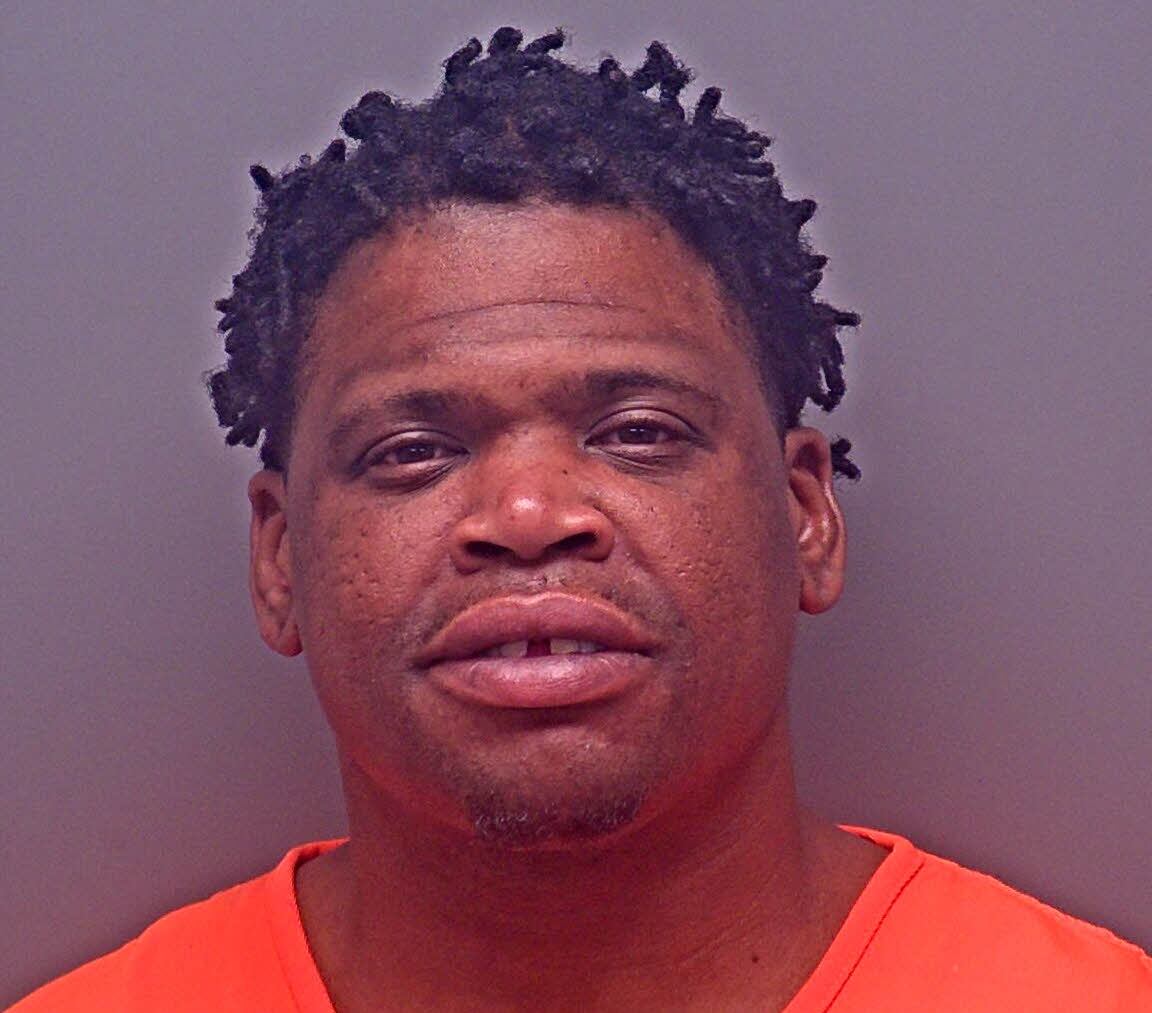 Man arrested after stabbing, standoff in Foley