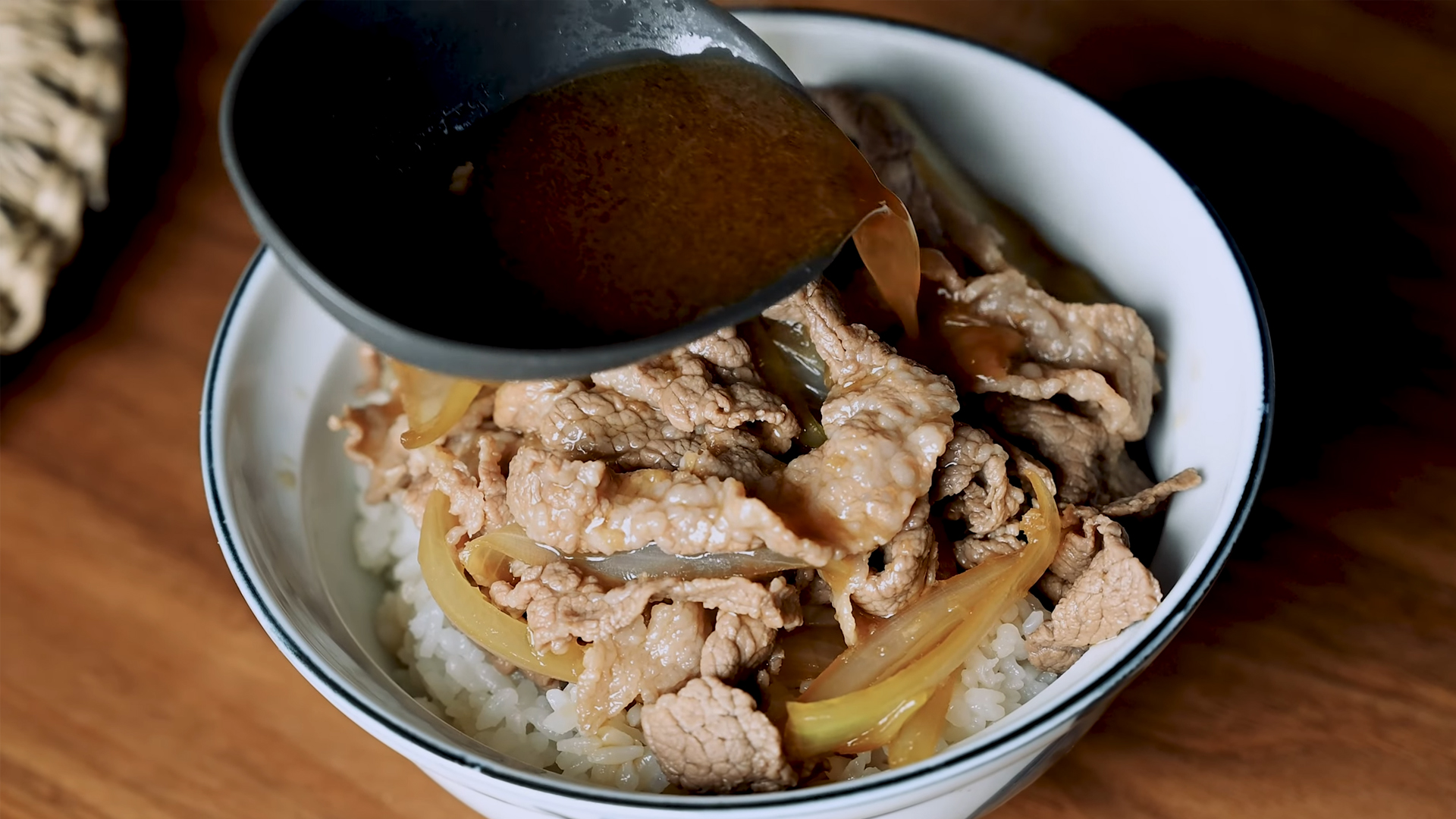 Easy recipe for homemade Japanese beef rice bowl