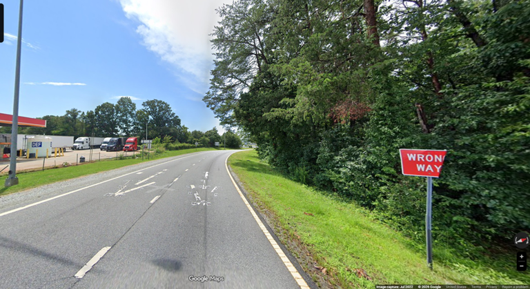 Driver going wrong way on interstate ramp dies in fiery 3-car crash, NC ...