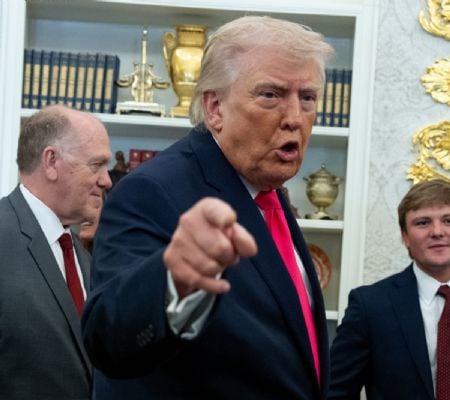 Trump vuelve a cargar contra la OTAN por "no hacer absolutamente nada ...