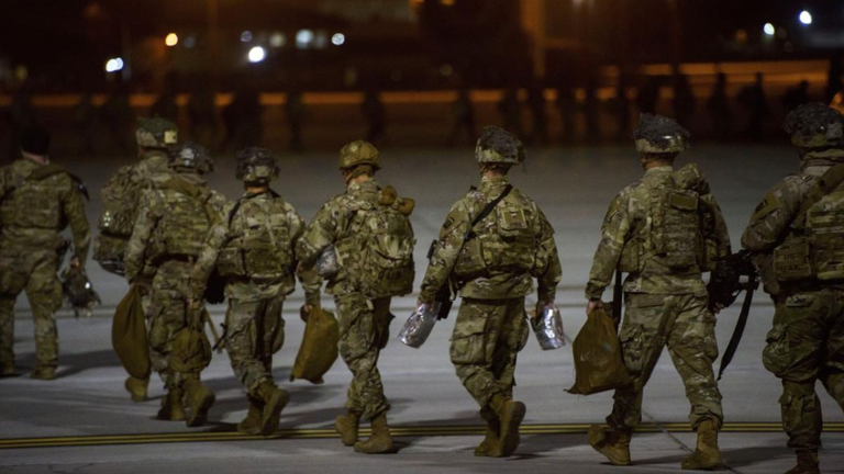 Preparing for 'final blow'? Paratroopers, marines & sailors - US ...