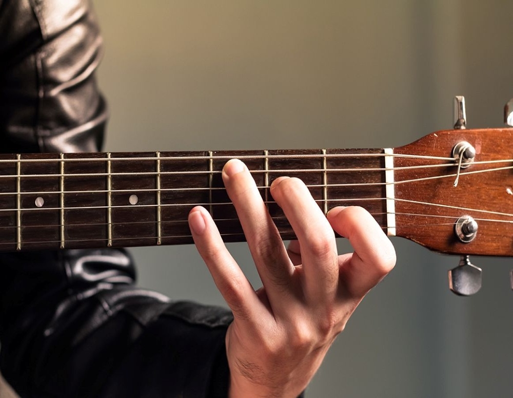 Learning guitar? This online course includes 78 hours of lessons for ...