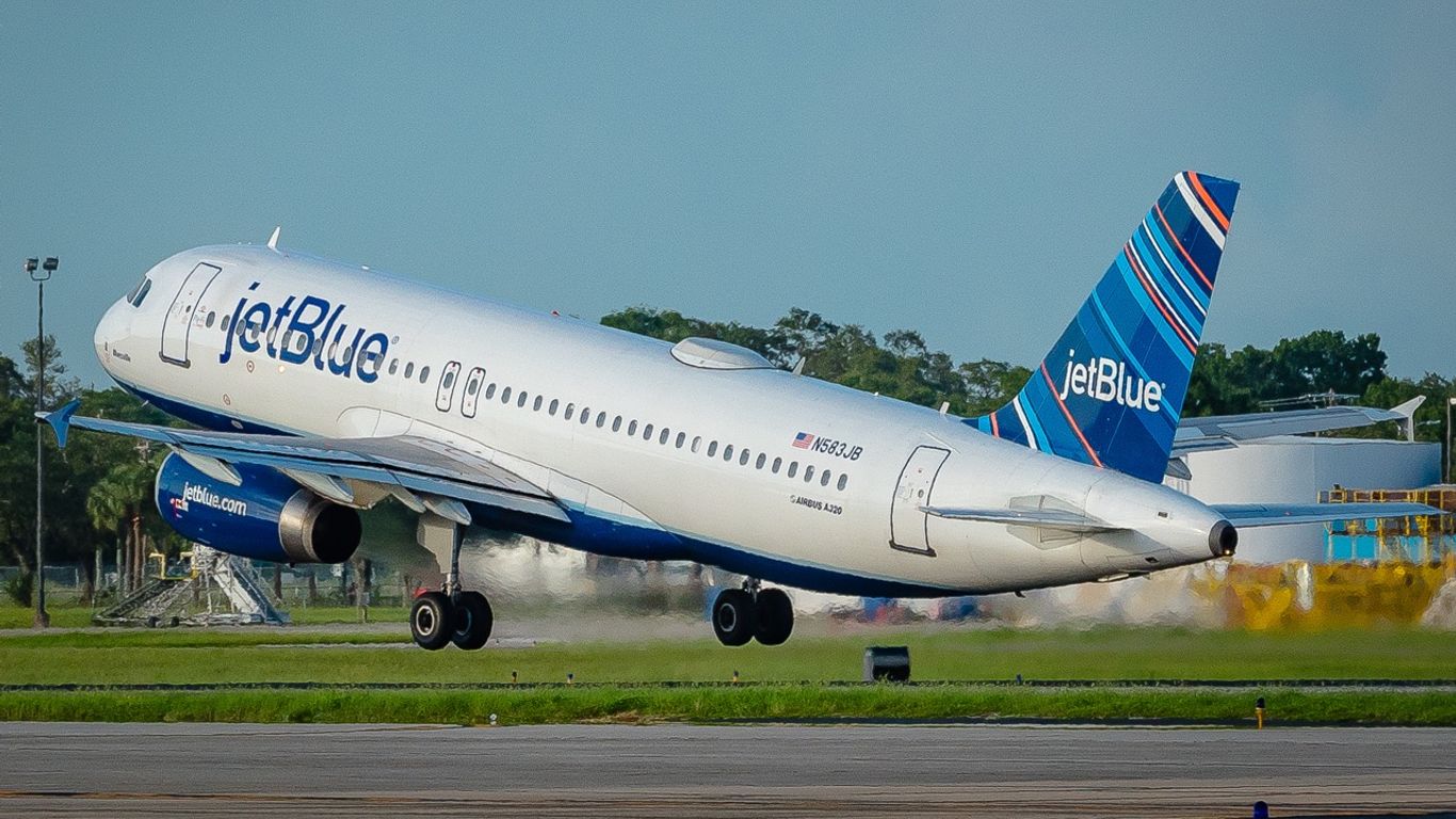 JetBlue releases statement following reports of merger talks