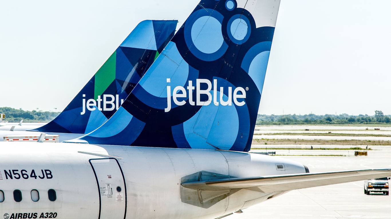 JetBlue releases statement following reports of merger talks