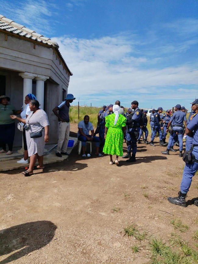 Babies, bulldozers and broken dreams: Eskom demolishes Thornville homes ...