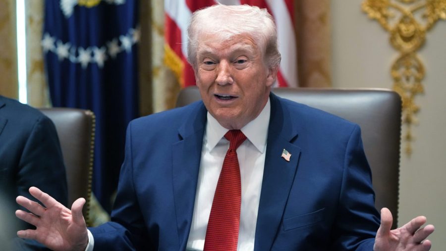 Trump expected to announce action to solve TSA problems amid DHS shutdown<br>