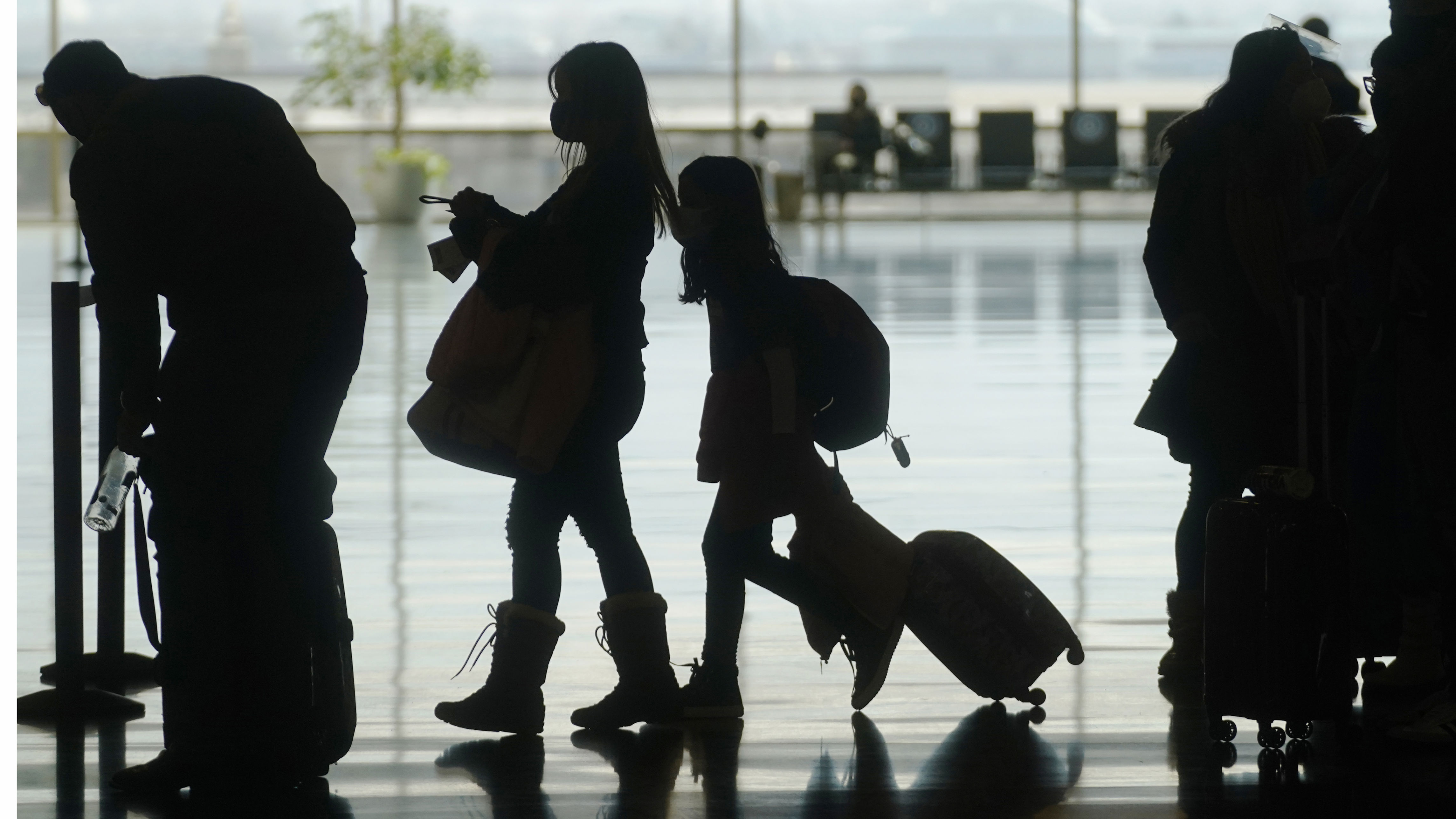 Far fewer immigrants are moving to big cities in US, data shows