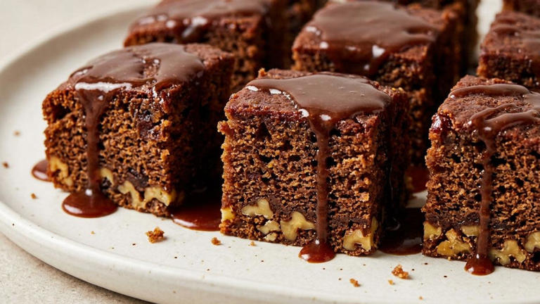 Sticky toffee pudding with dark toffee sauce