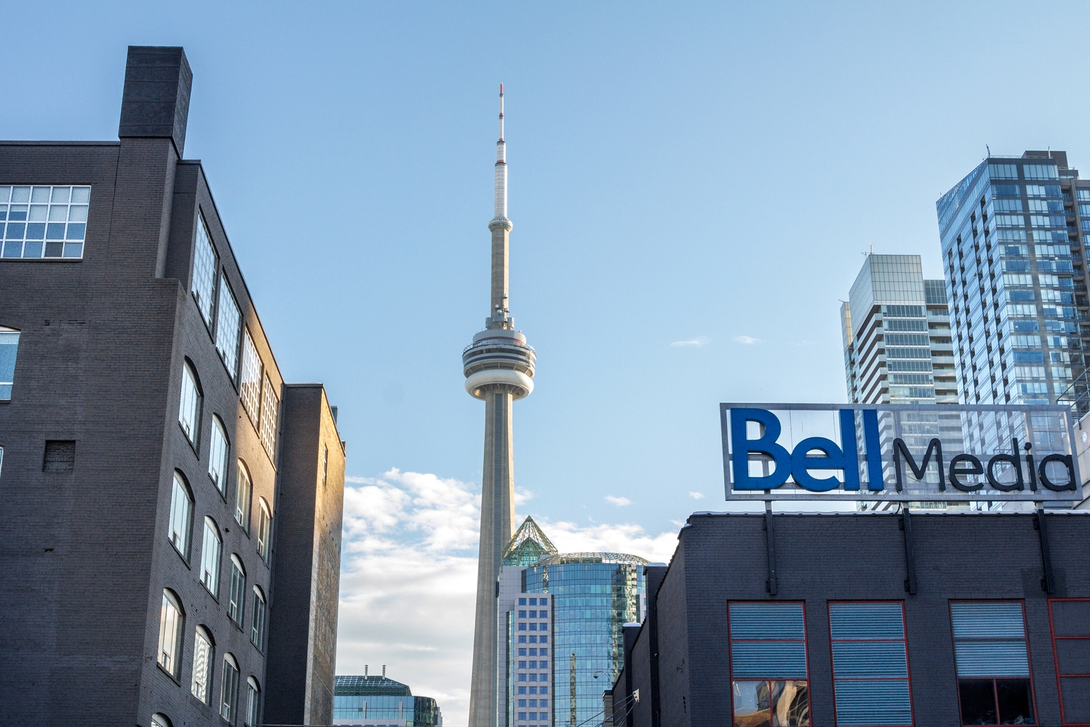 Motorola inks agreement to acquire Bell's mobile radio networks ...